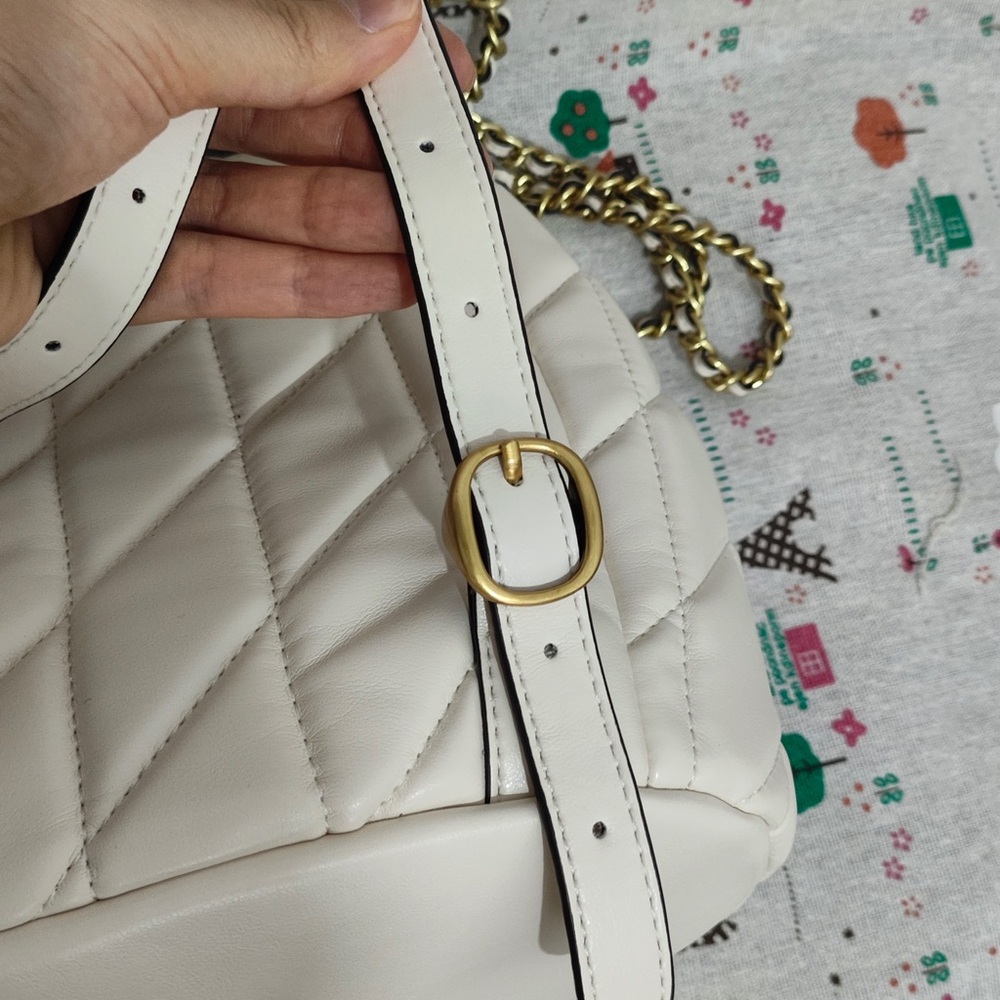 Coach Quilted Chalk Leather Drawstring Backpack with Gold Hardware - Picture 7 of 8